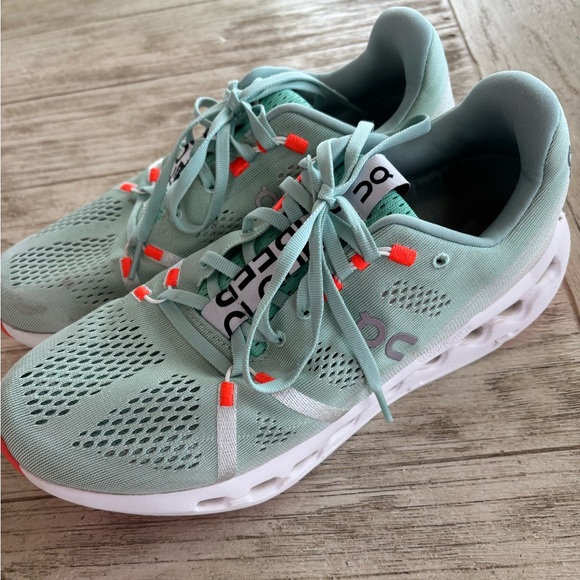 On Running Shoes - On cloud cloudsurfer running shoes size 10.5